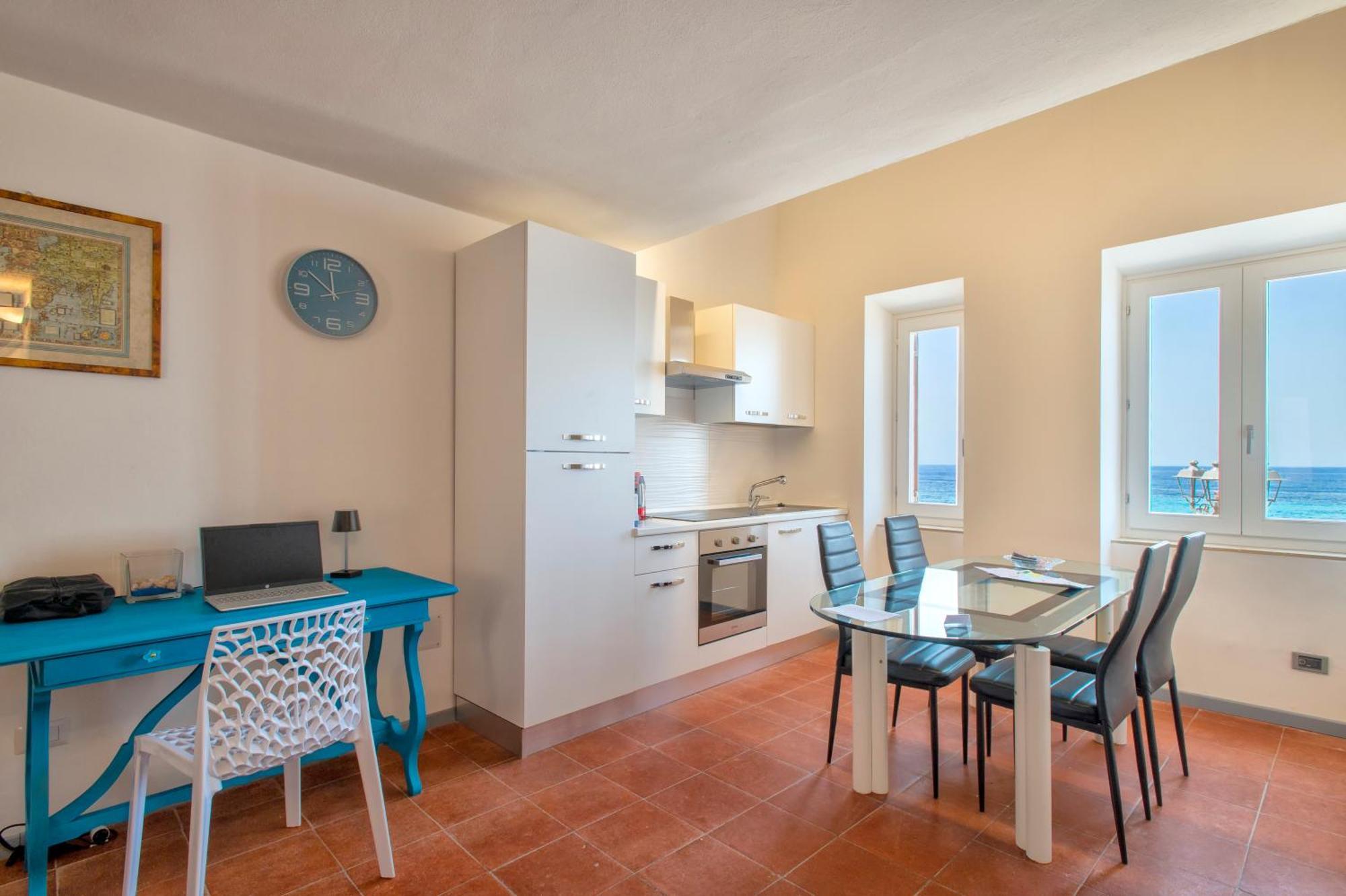 Panoramic Bastioni Sea View Apartment Алгеро Екстериор снимка